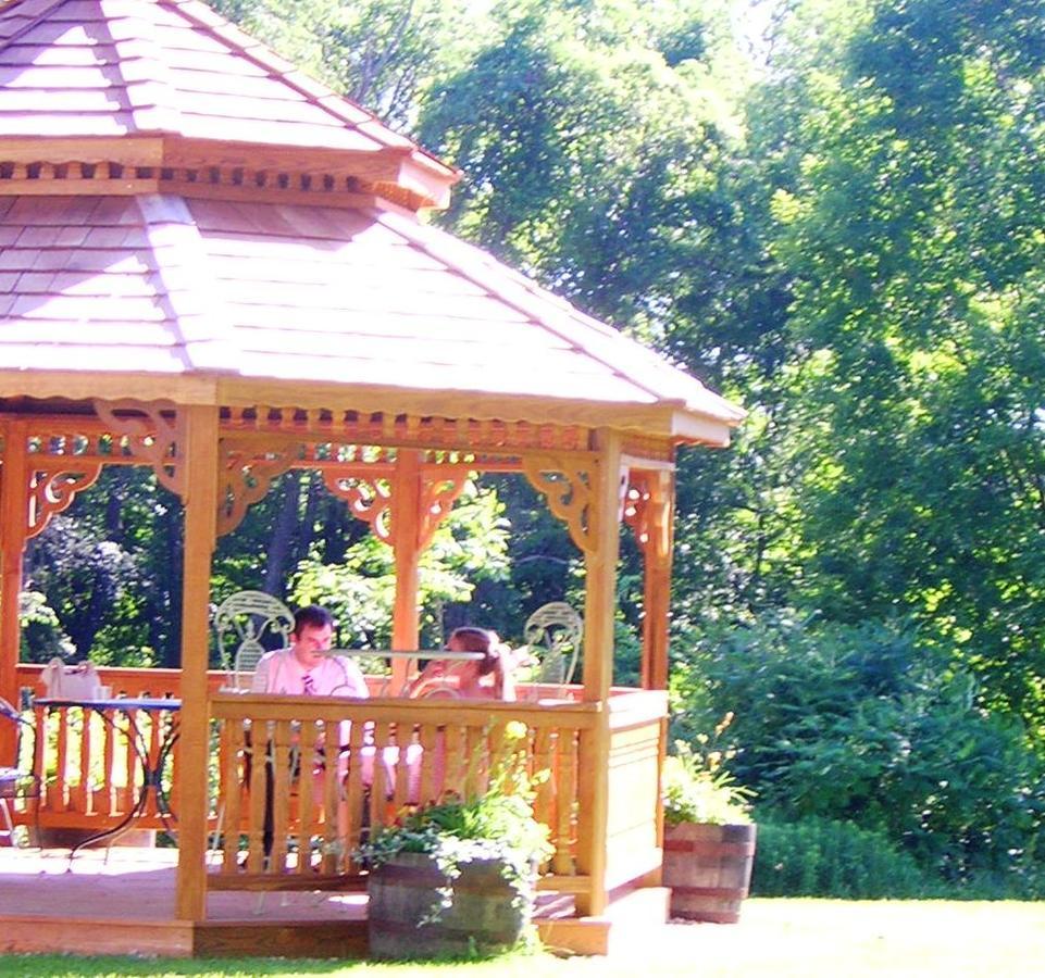 Centennial House Bed And Breakfast Northfield Exterior photo